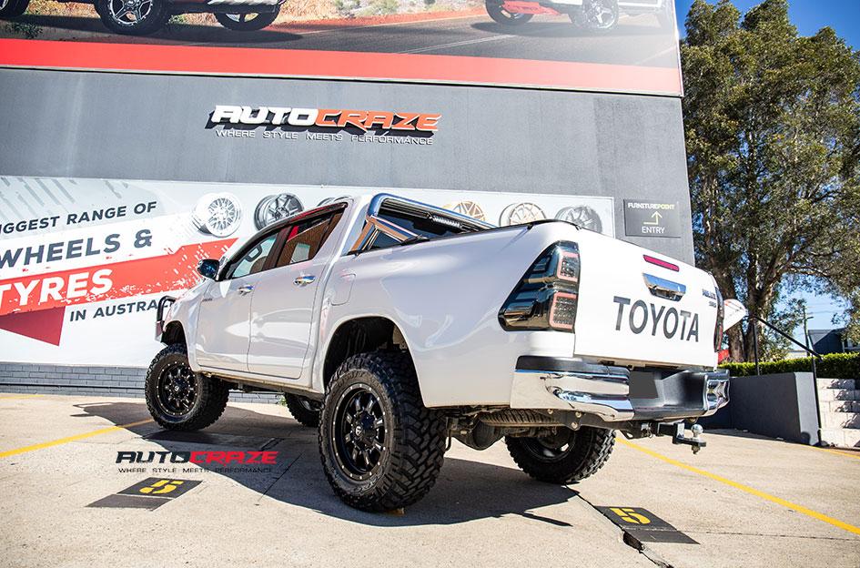 TOYOTA HILUX N80 4WD KRANK GLOSS BLACK MILLED ACCENTS